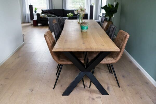 Alternative view of Eettafel Rossa