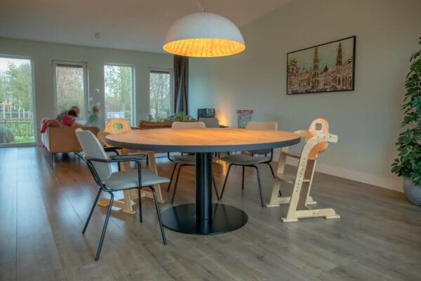 Alternative view of Eettafel Potente