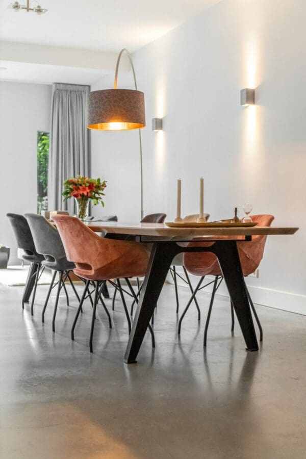 Alternative view of Eettafel Piccante